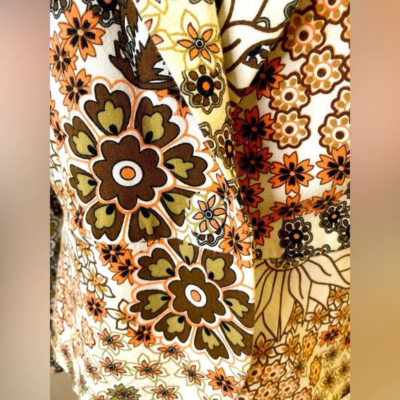 Nevada floral fitted jacket w/  fall vibes ๐๐& material covered front button - Picture 5 of 12